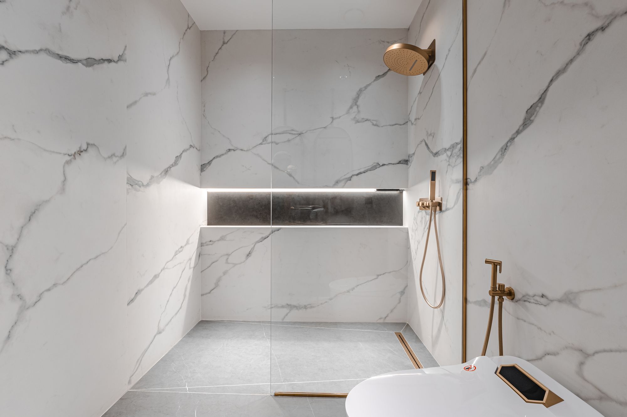 Marble rain shower