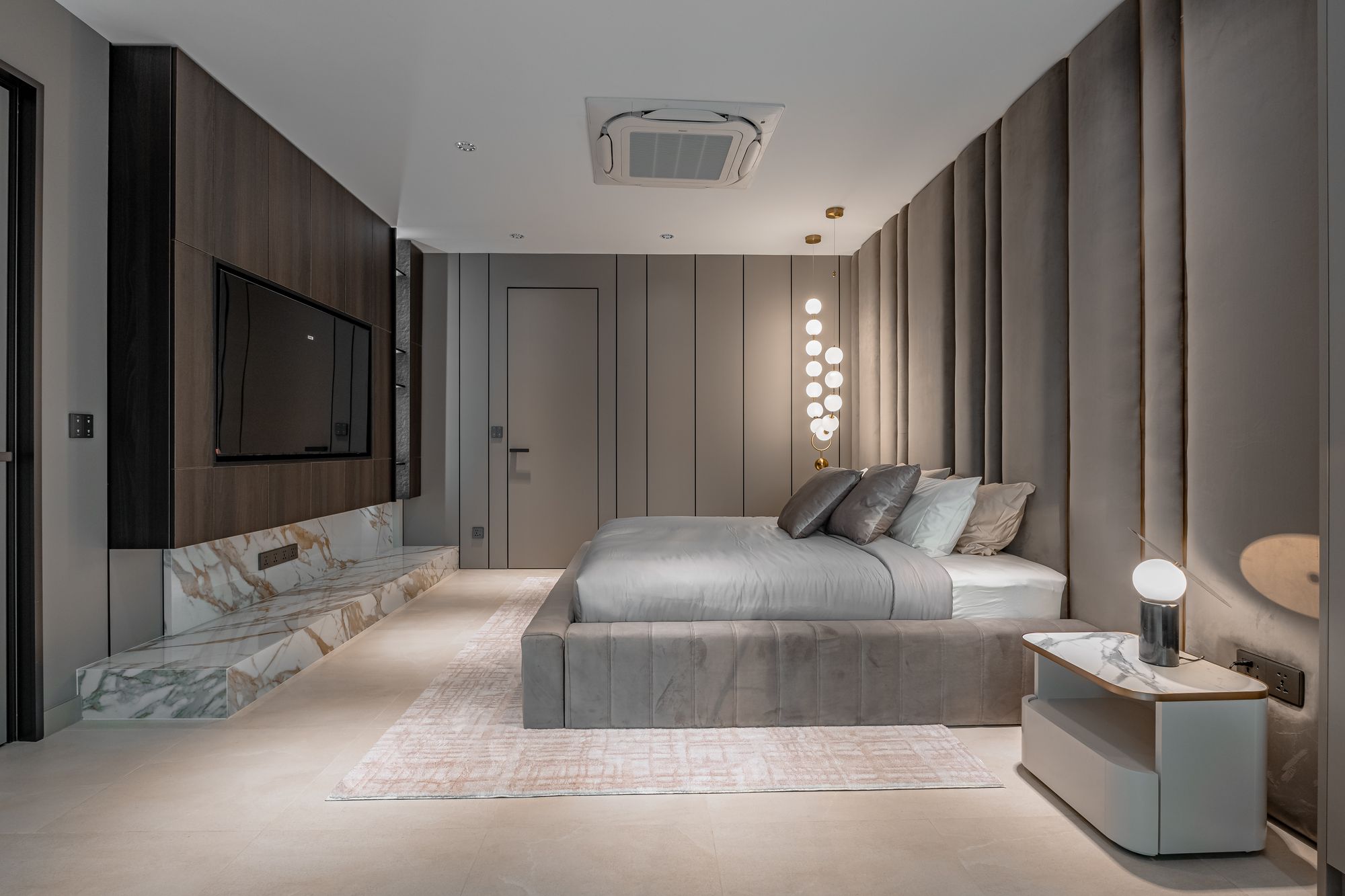 Dressing area & terrace