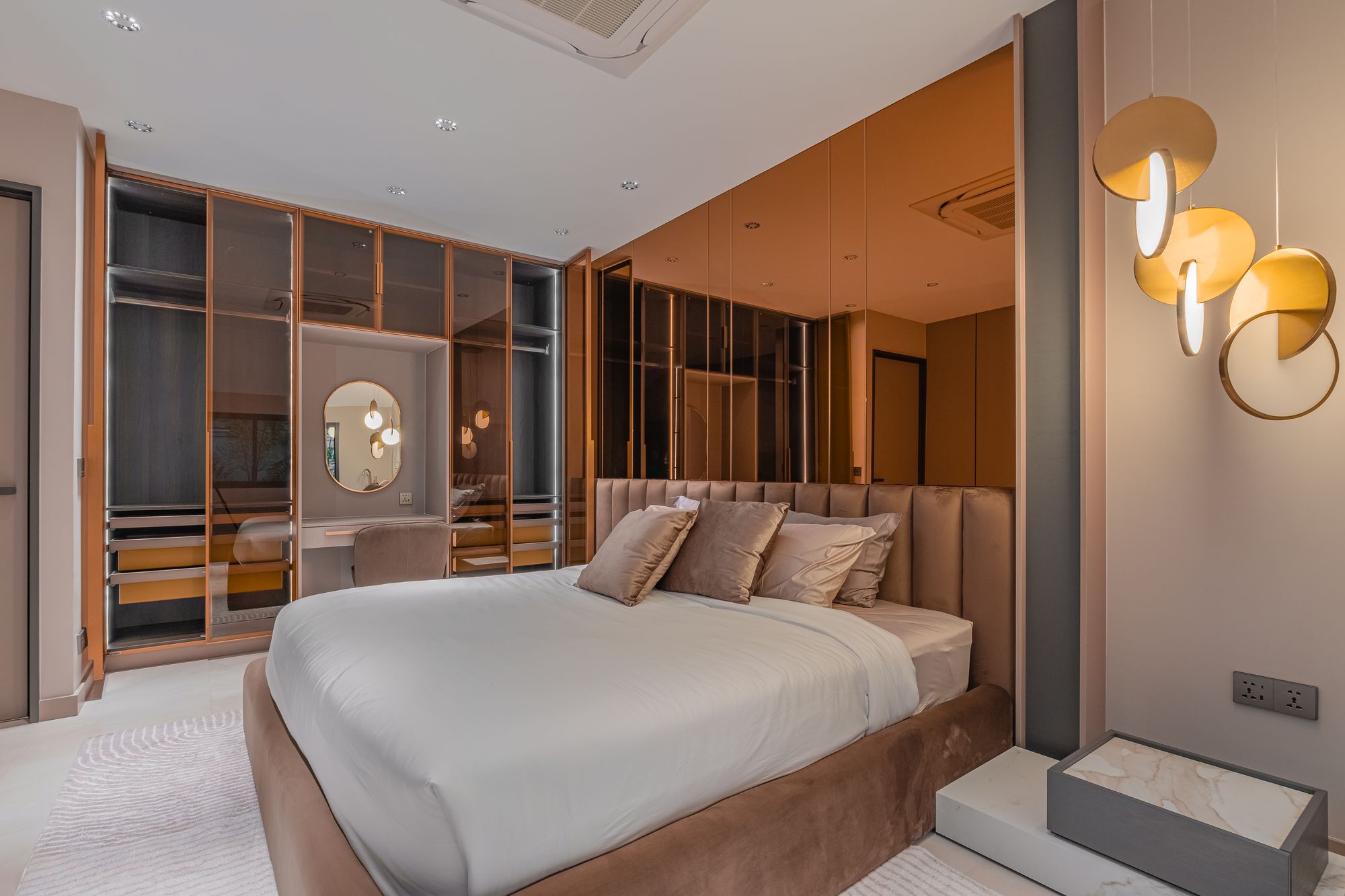 Suite with freestanding tub