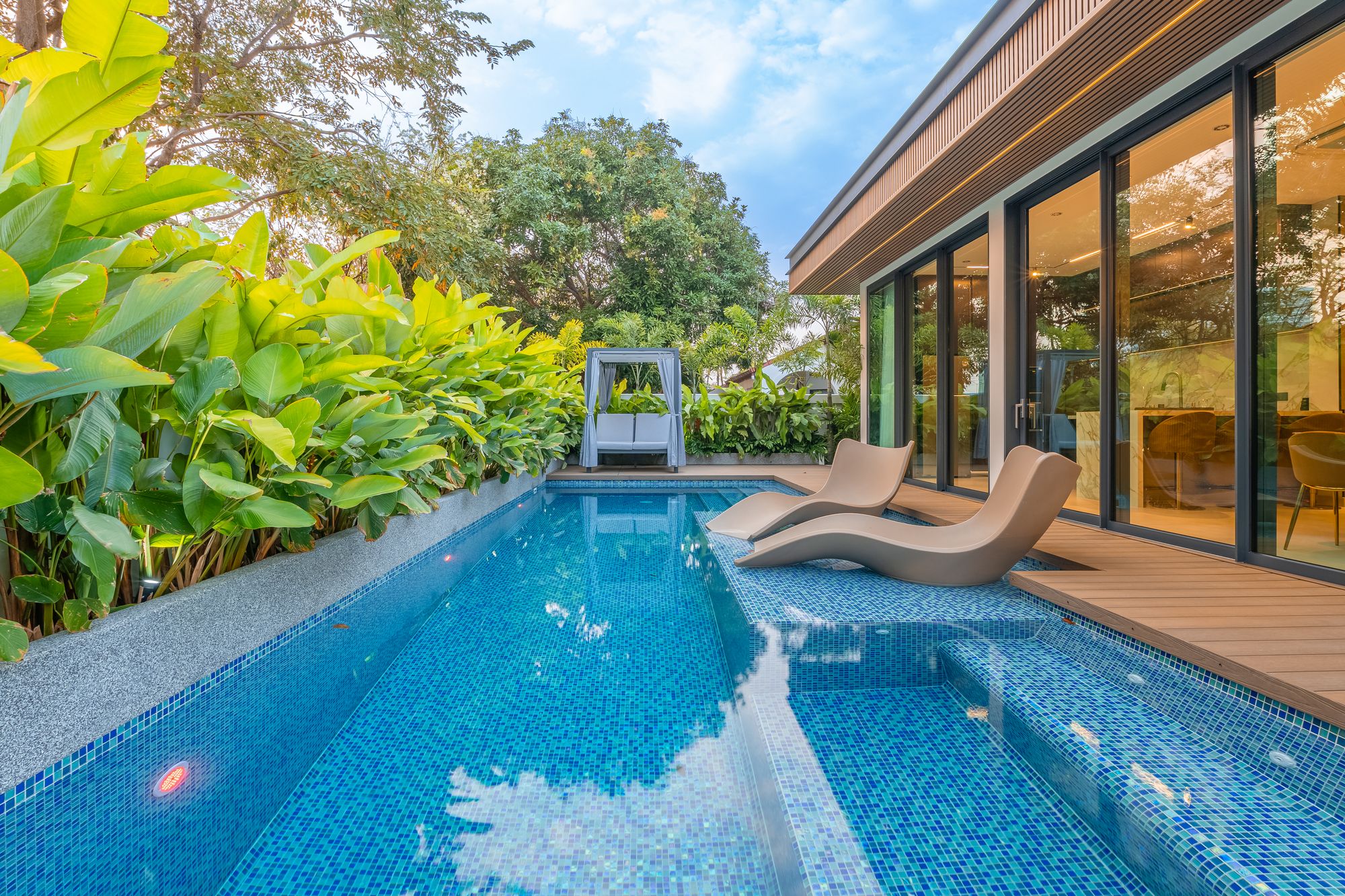 Poolside loungers